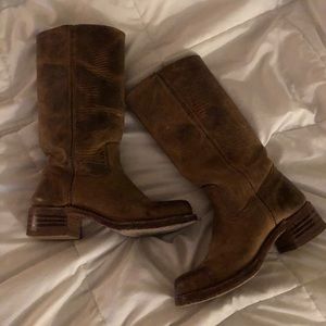light brown womens frye boots